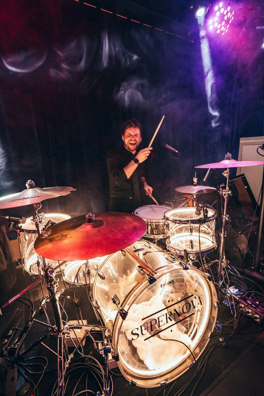 Callum on the Supernova branded kit with purple haze and white beam